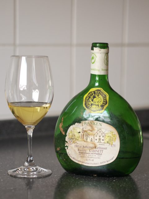ワイン Mainzer Domherr Kabinett 1991 ワイン Mainzer Domherr Kabinett 1991 ワイン Mainzer Domherr